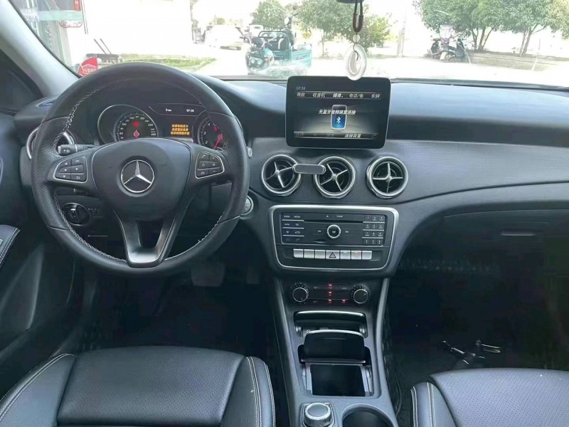 宜春18年奔驰GLA8