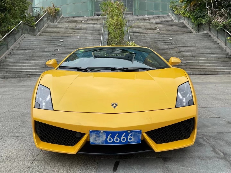 深圳12年蘭博基尼LP560-49