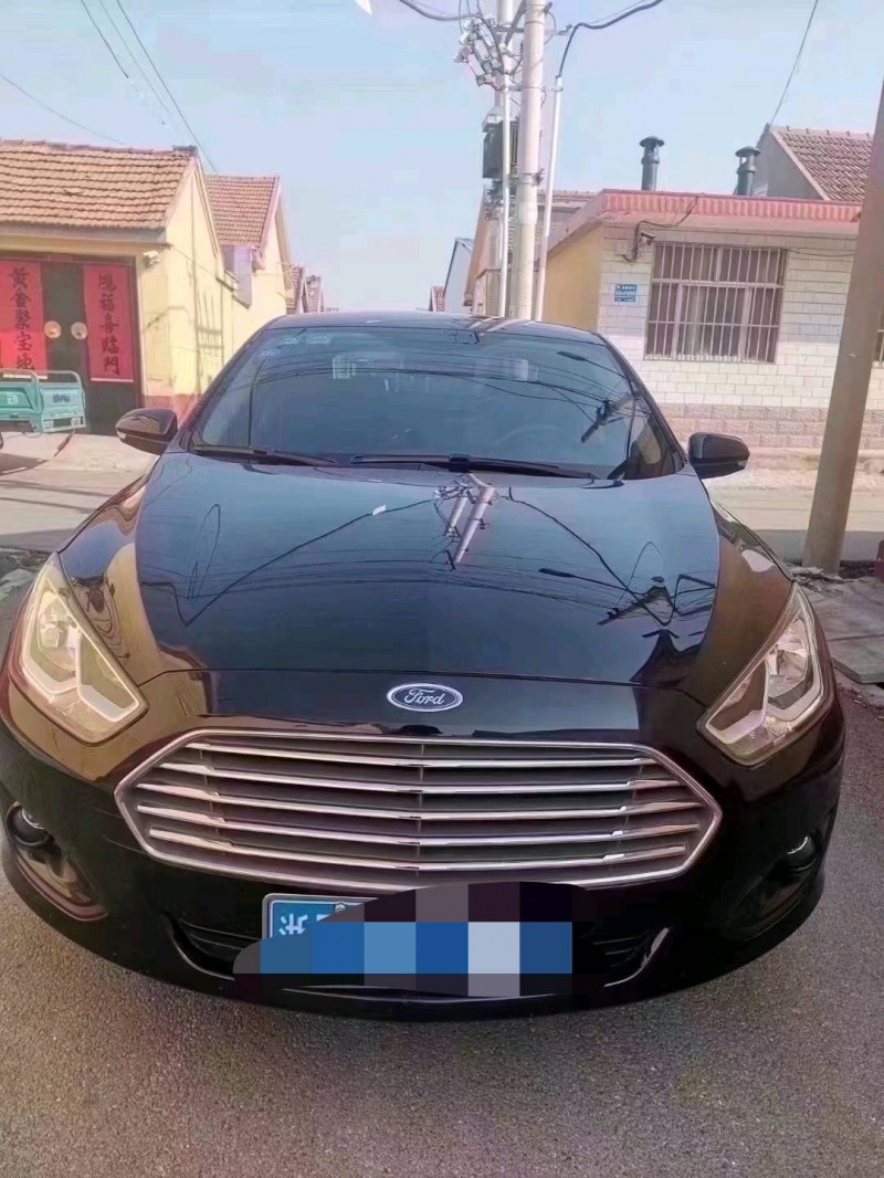 青岛16年福特福睿斯1