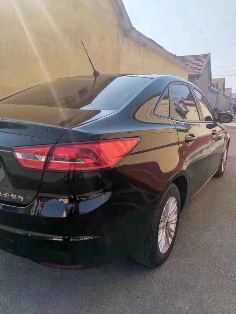 青岛16年福特福睿斯7