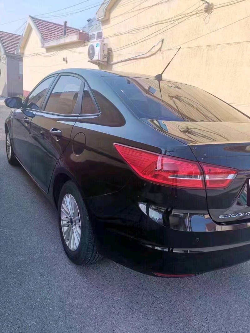 青岛16年福特福睿斯6