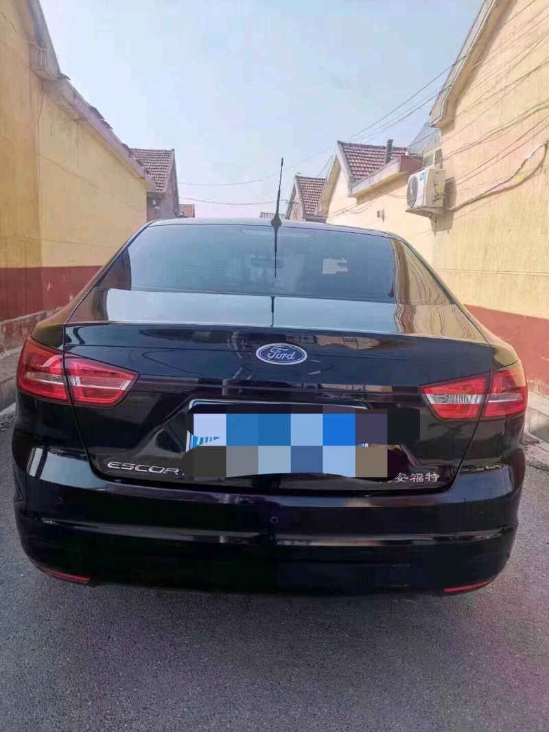 青岛16年福特福睿斯8