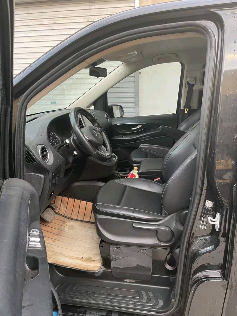 石家庄17年奔驰威霆4