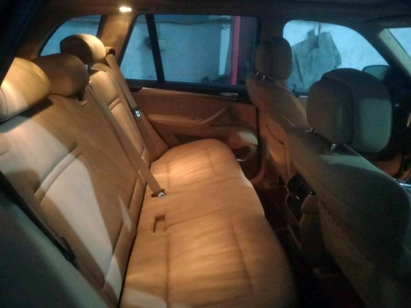 济宁14年宝马X57