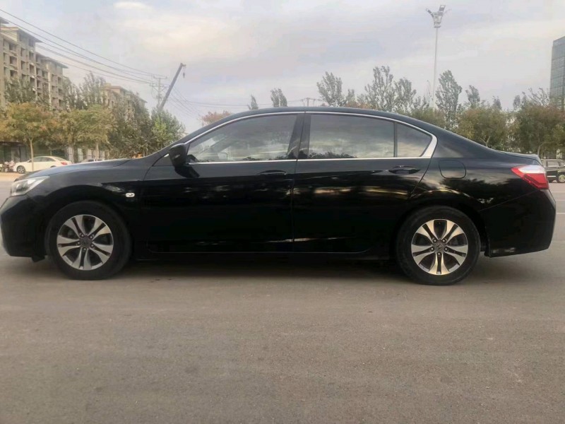 保定15年本田雅阁2