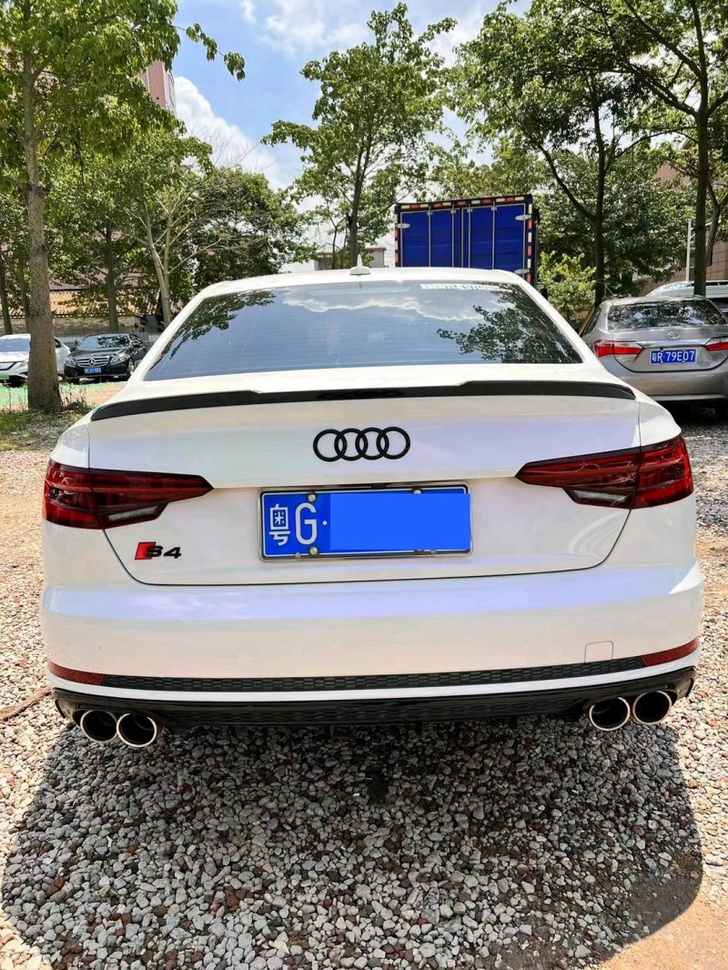 广州19年奥迪A4L9
