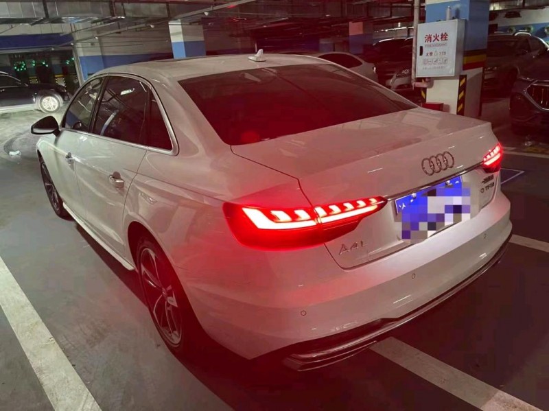 重庆21年奥迪A4L8