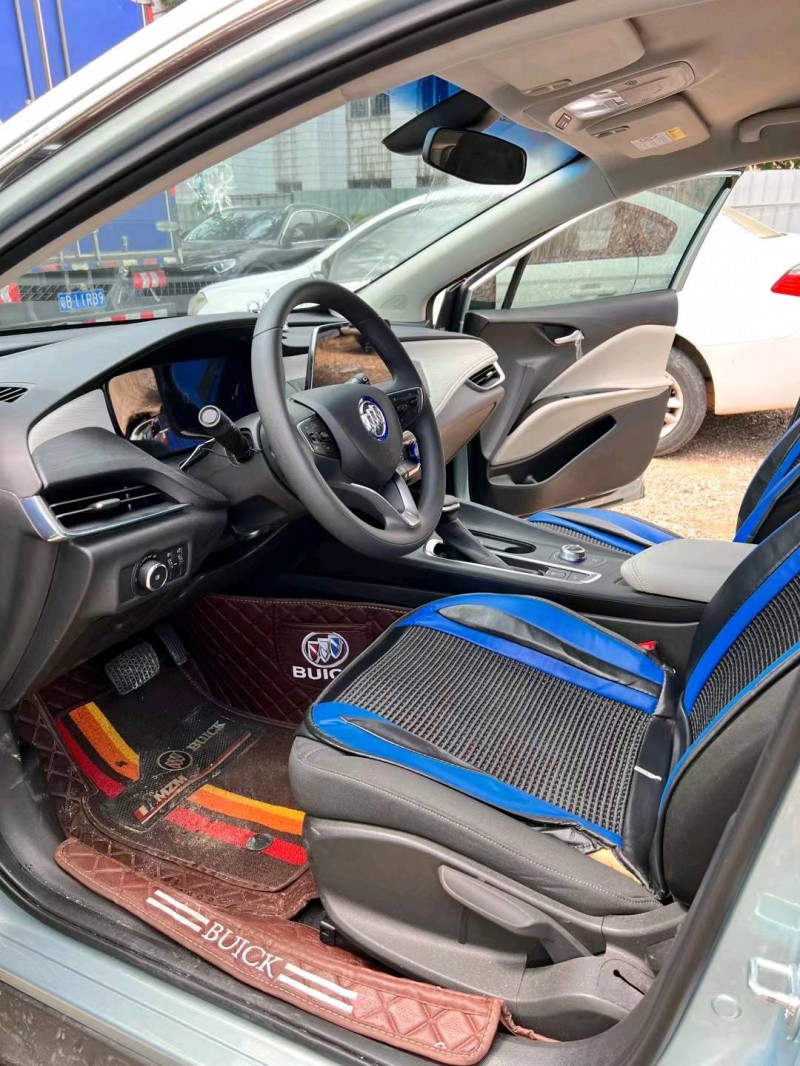 广州22年别克微蓝7