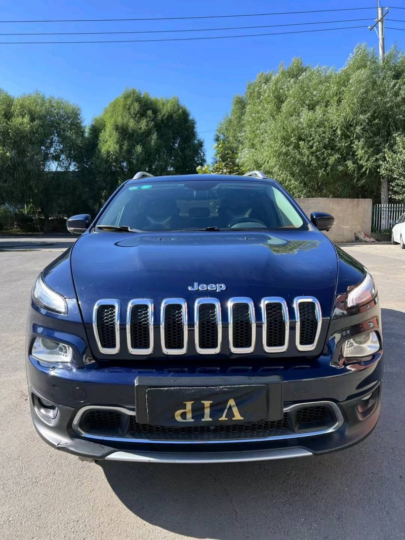 沈陽17年Jeep自由光8
