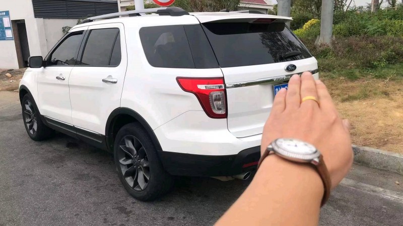 宜春13年福特探险者5