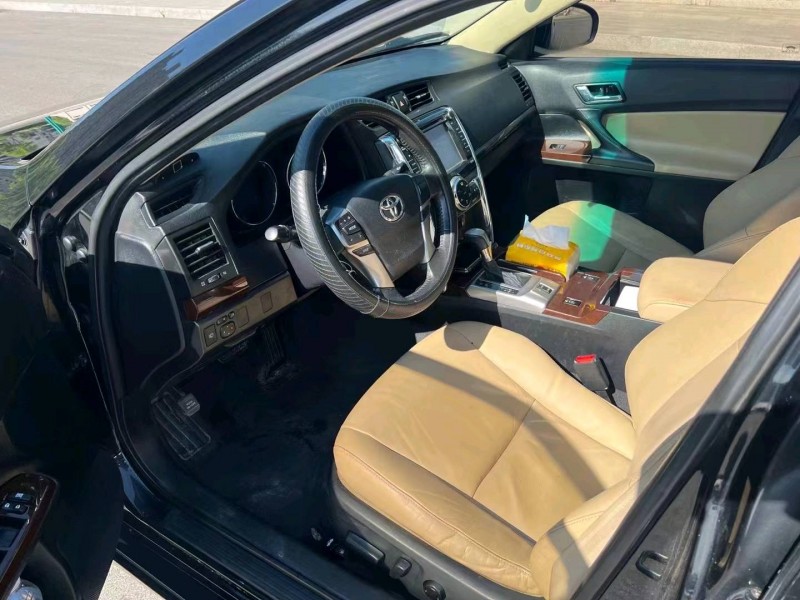 徐州14年丰田锐志3