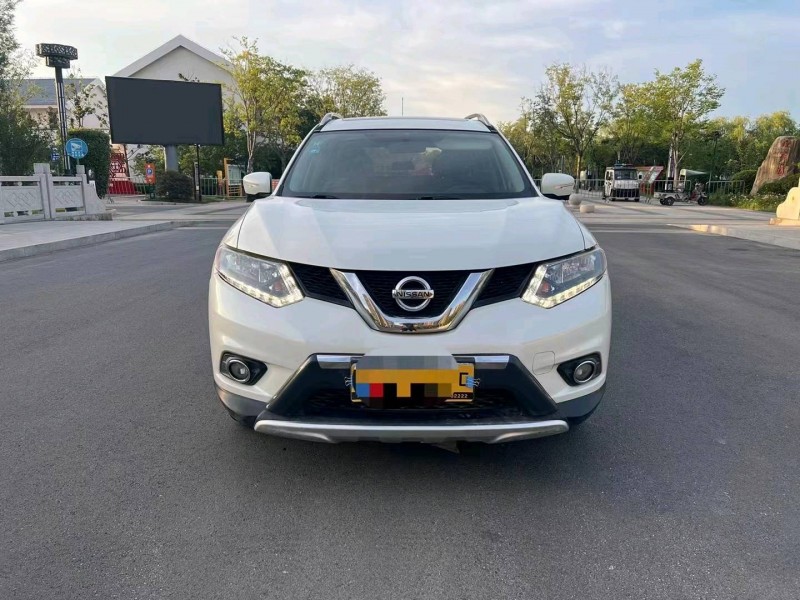 徐州16年日产奇骏1