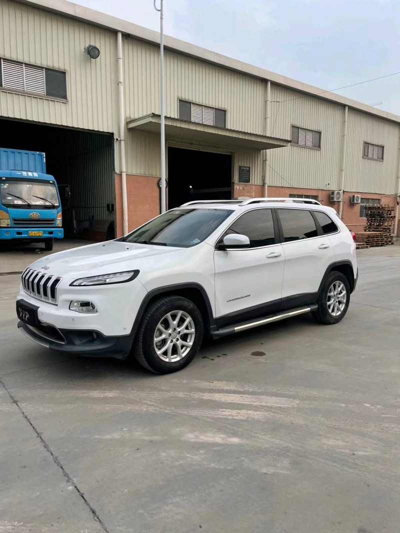 東莞16年Jeep自由光2