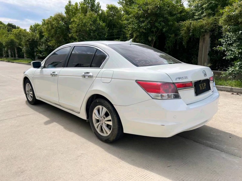 盐城12年本田雅阁6