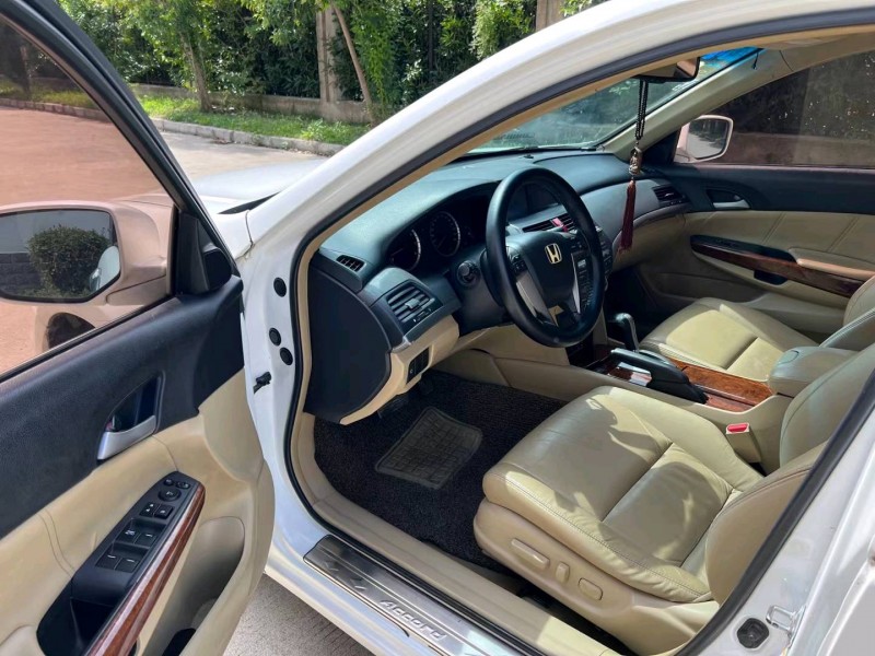 盐城12年本田雅阁3