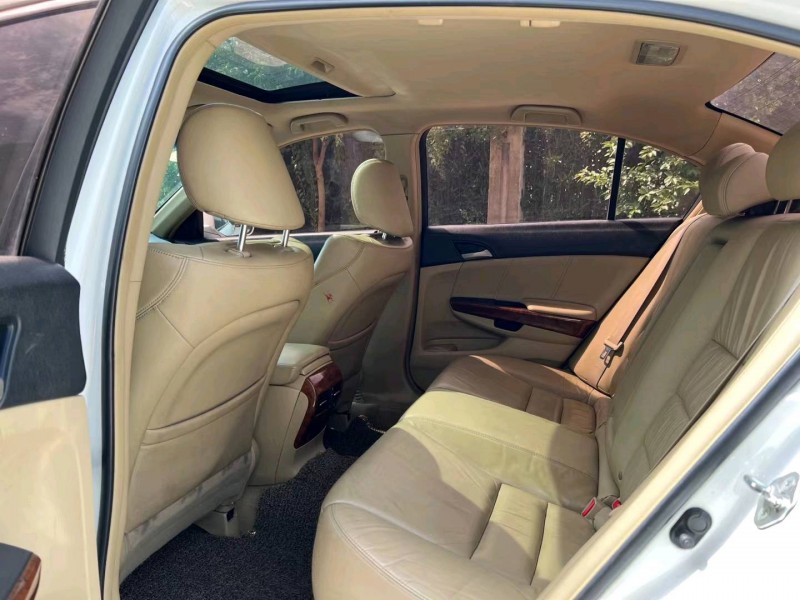 盐城12年本田雅阁1