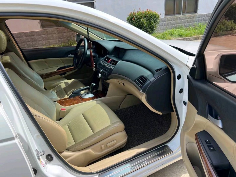 盐城12年本田雅阁2