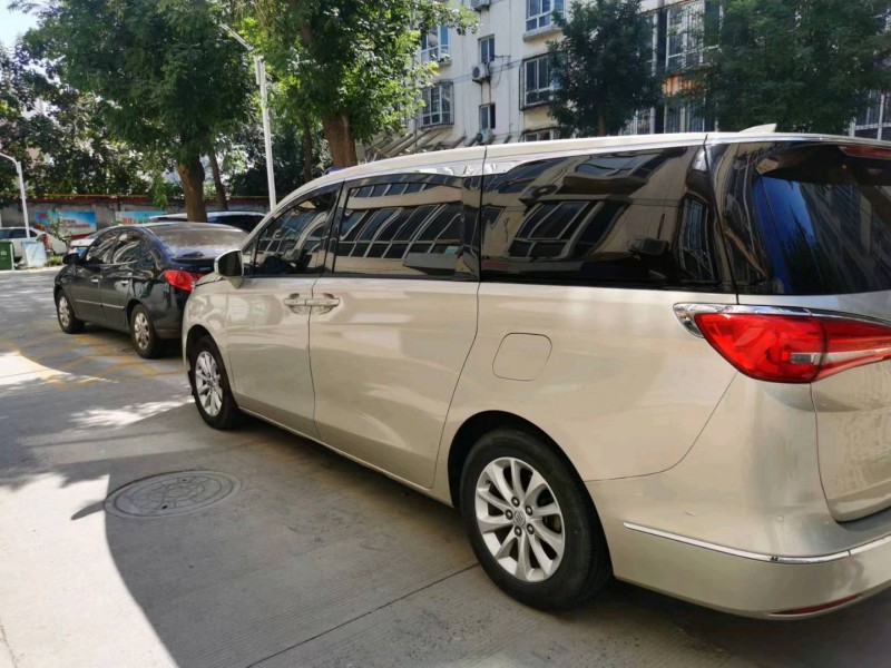 邢台17年别克GL86