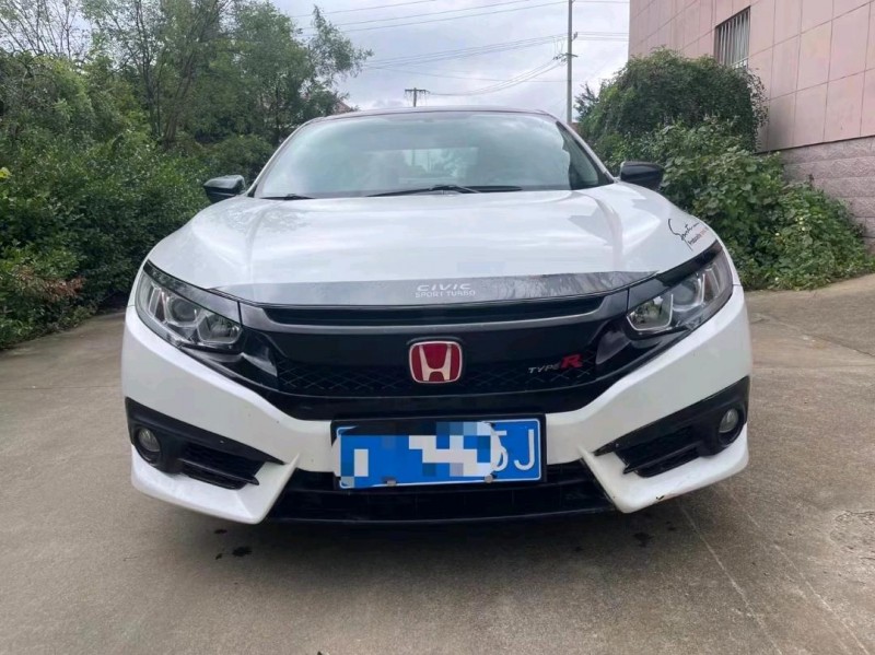 东营17年本田思域1