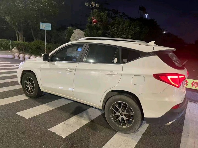 珠海18年比亚迪宋3