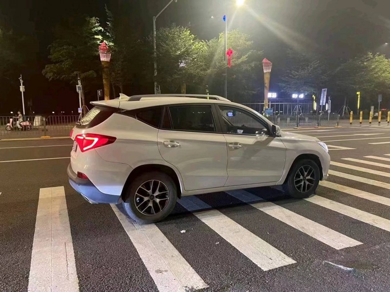 珠海18年比亚迪宋6