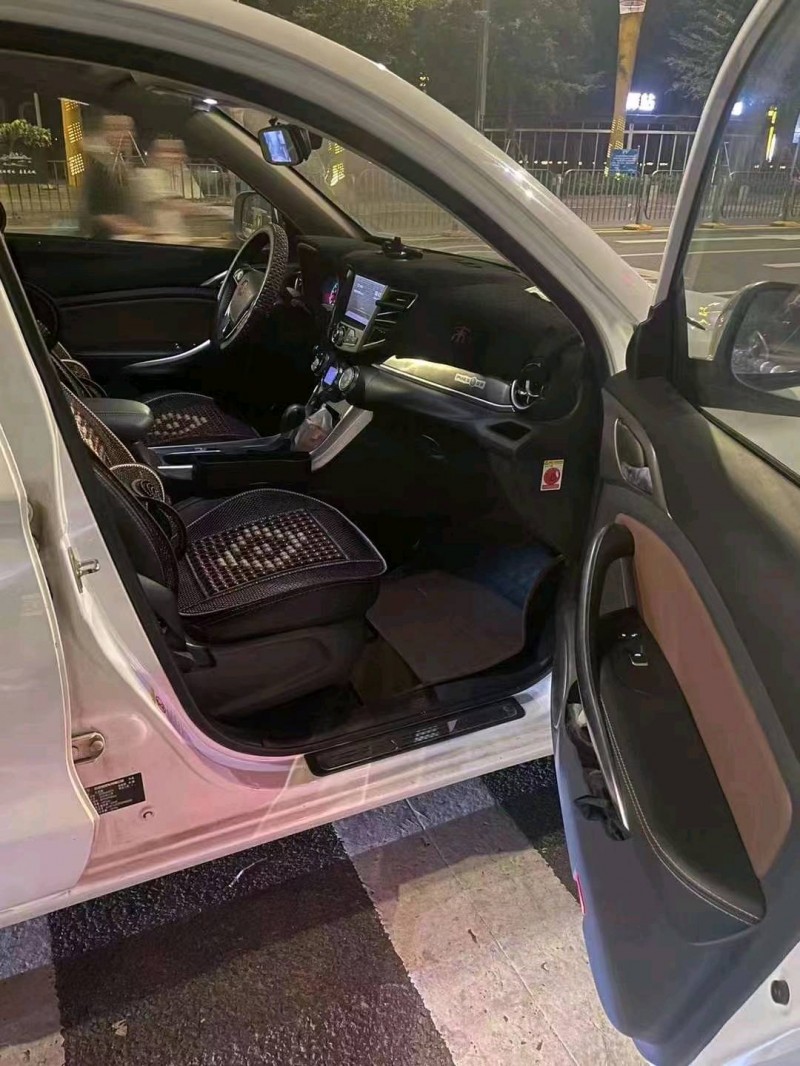 珠海18年比亚迪宋7