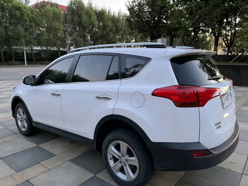 沈阳15年丰田RAV4荣放3