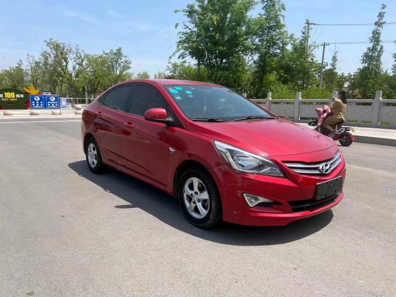 徐州14年现代瑞纳2