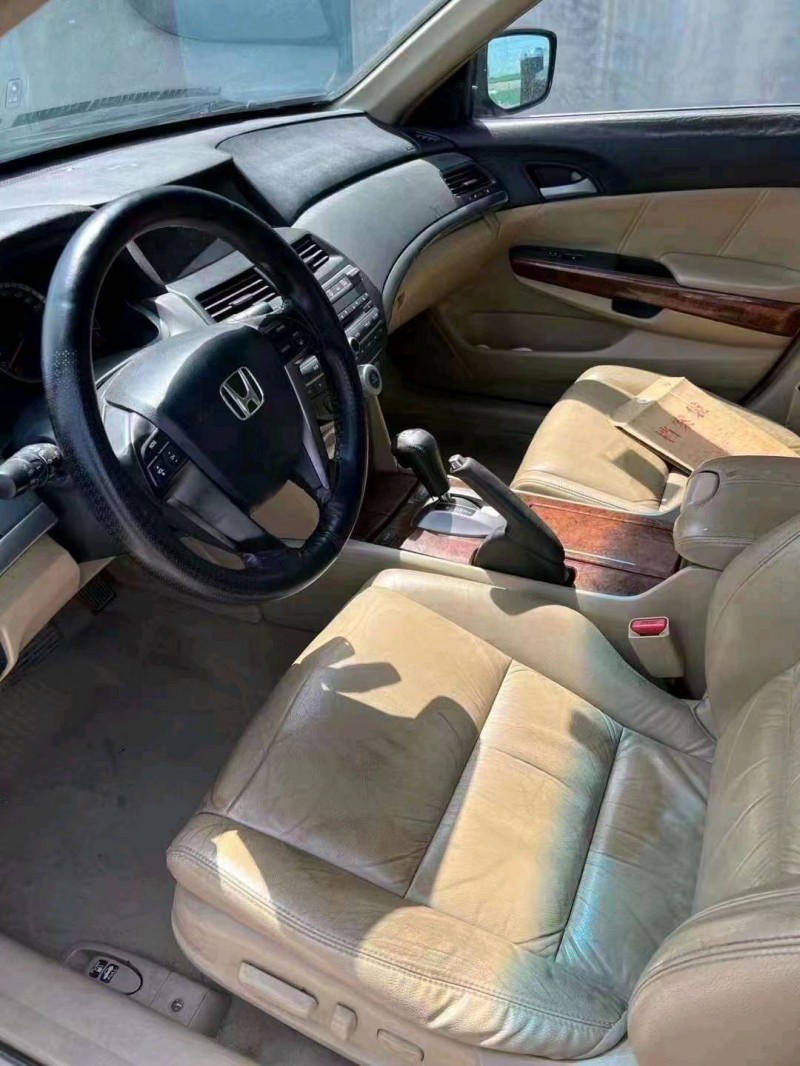 烟台12年本田雅阁6