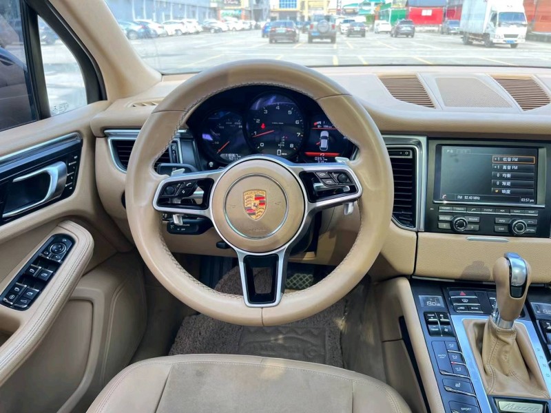 广州15年保时捷Macan5