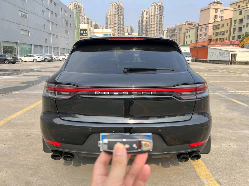 广州15年保时捷Macan1