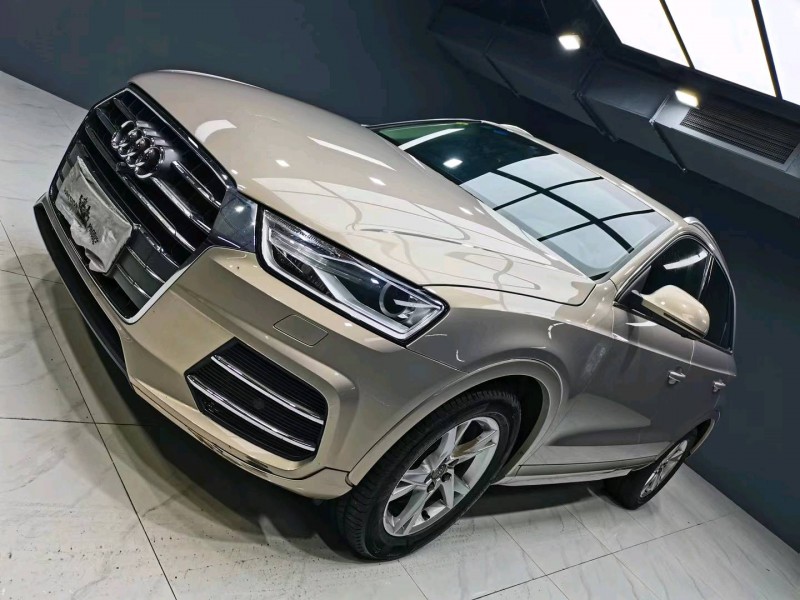 成都17年奥迪Q32