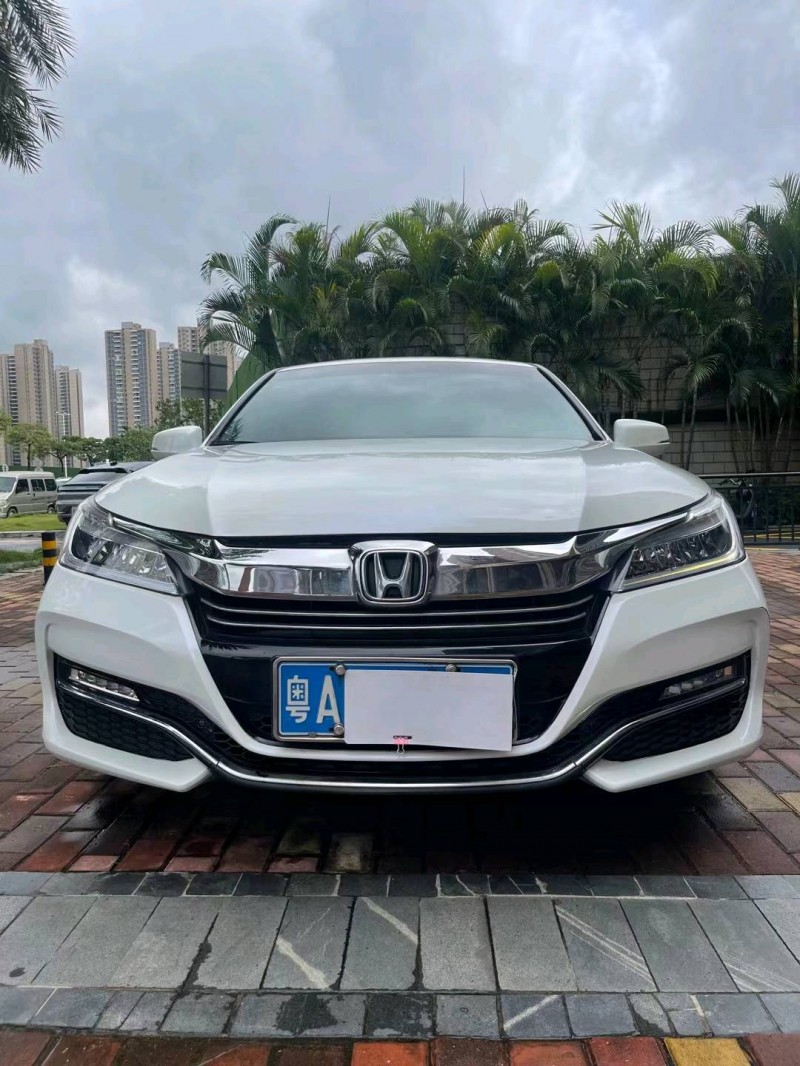 佛山17年本田雅阁9
