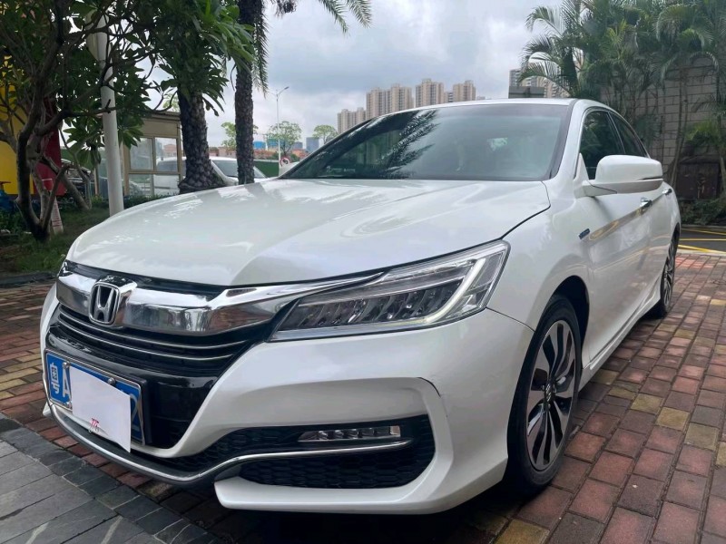 佛山17年本田雅阁7