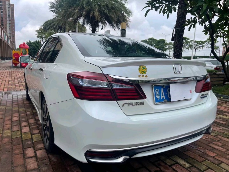 佛山17年本田雅阁5