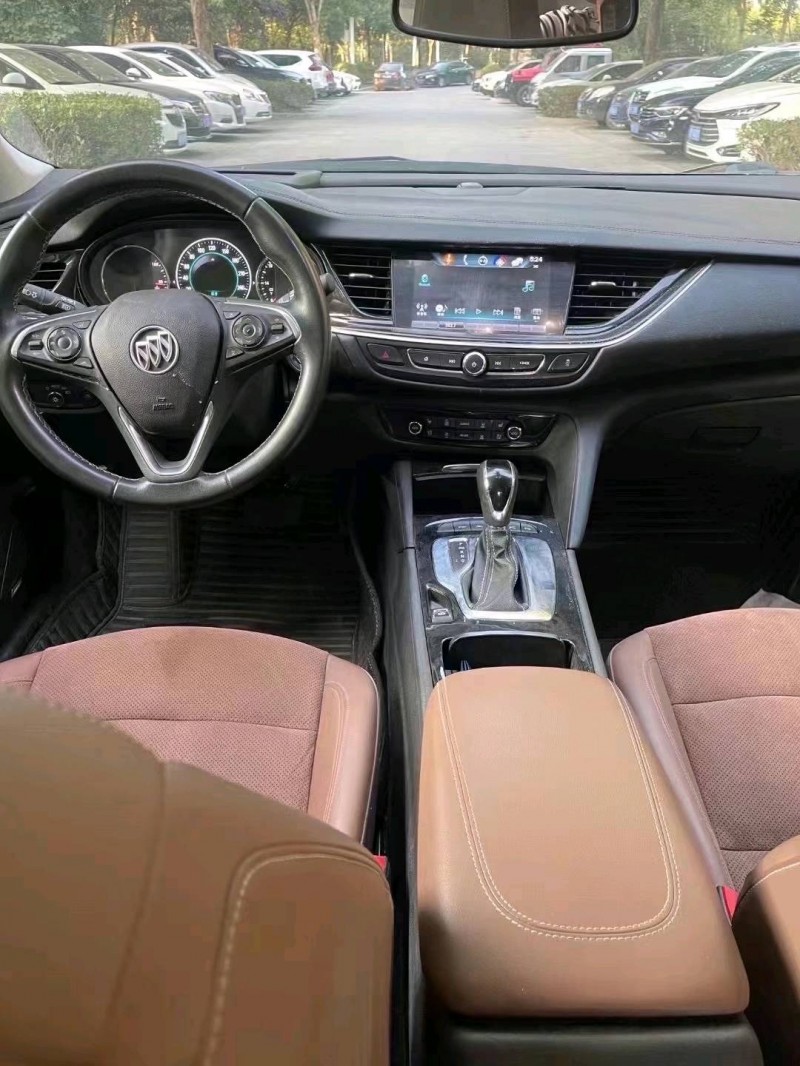 枣庄18年别克君威6