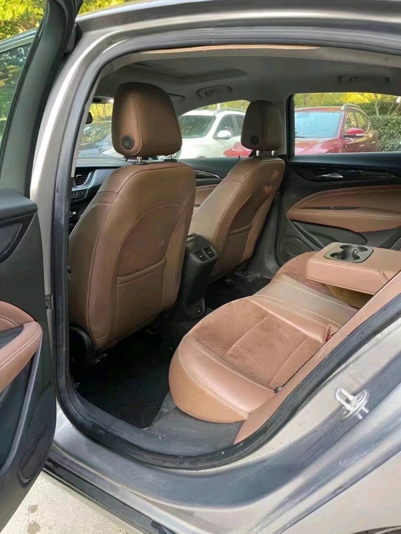 枣庄18年别克君威8