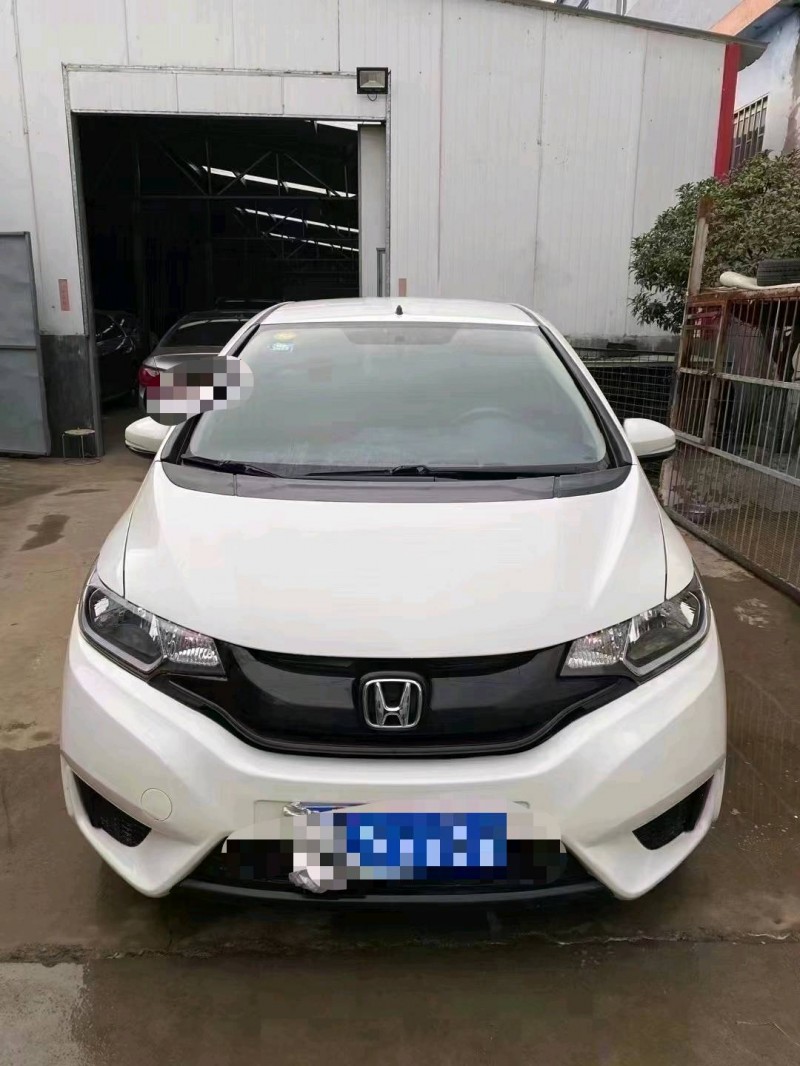 青岛16年本田飞度8