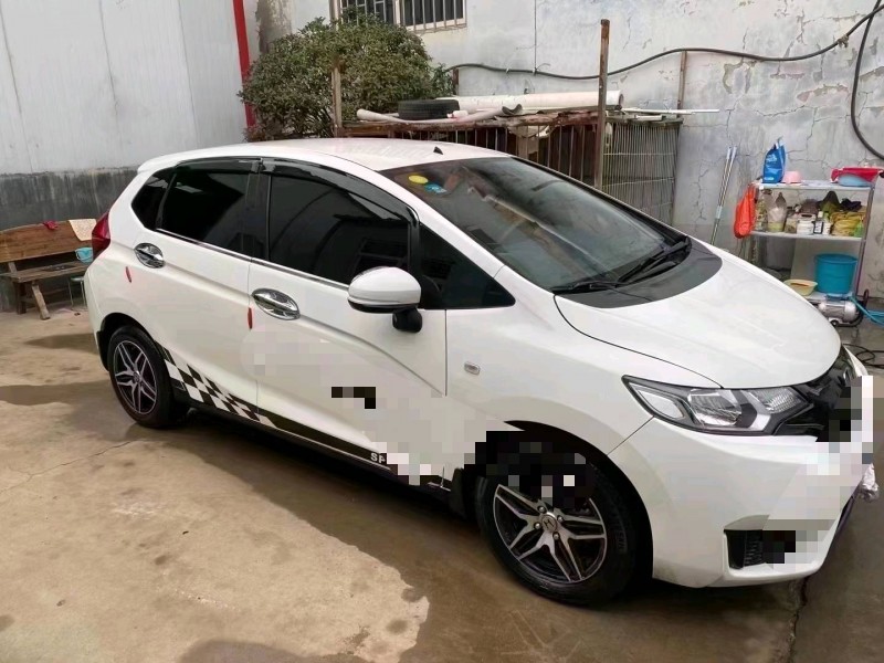 青岛16年本田飞度6