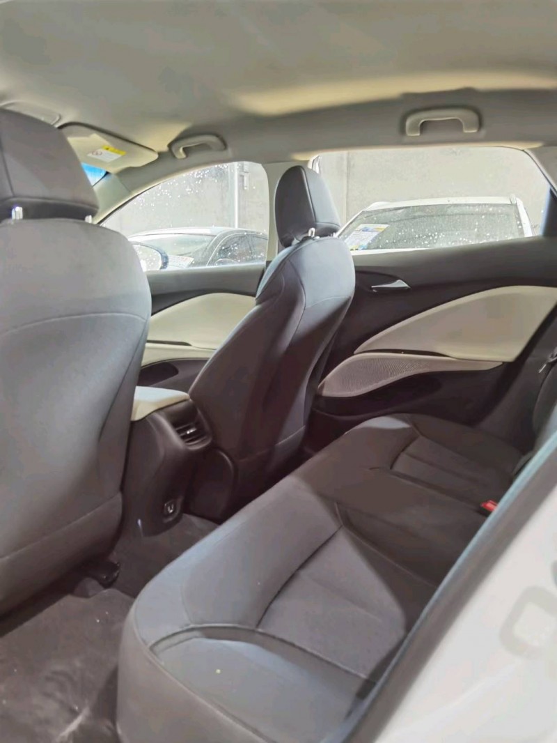 保定22年别克微蓝8