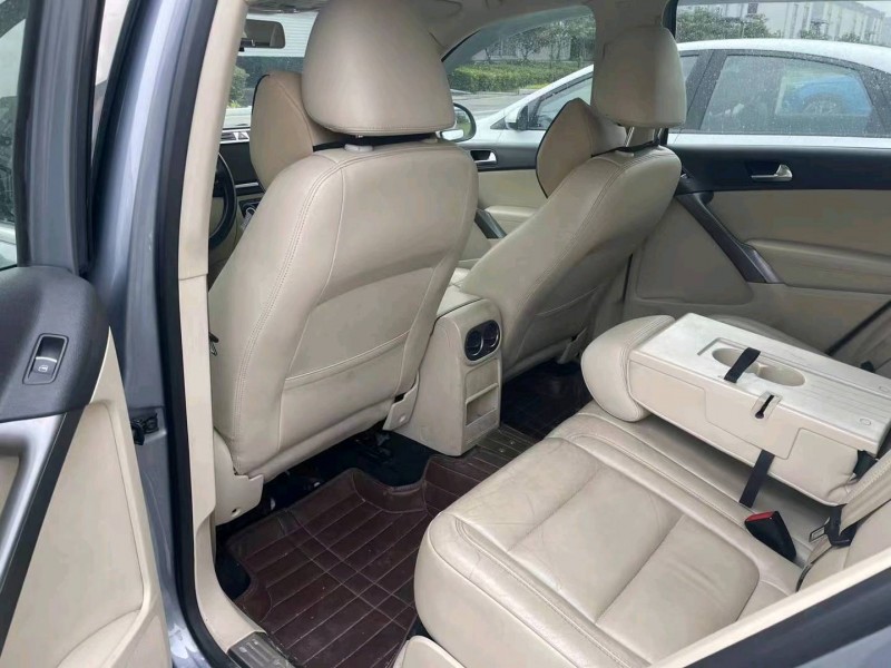 連云港12年大眾途觀3