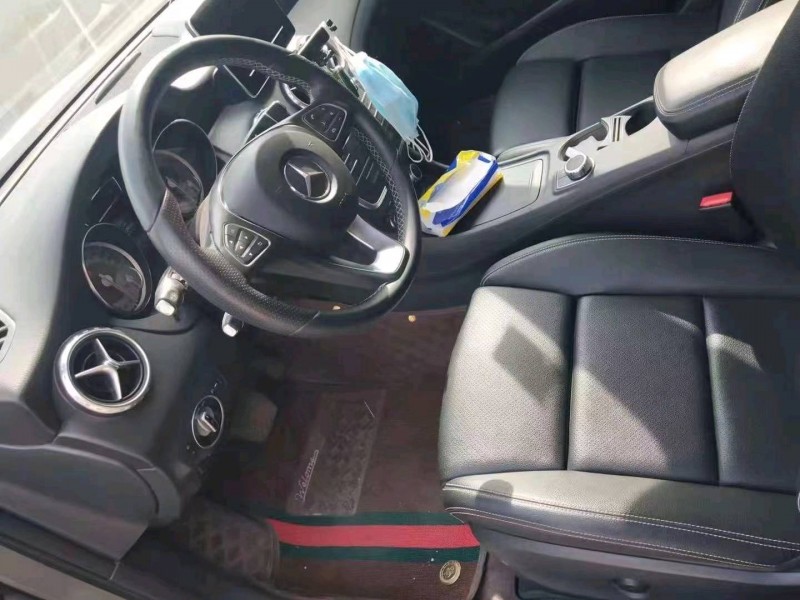 枣庄17年奔驰GLA4