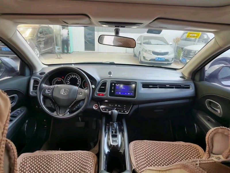 保定15年本田缤智9