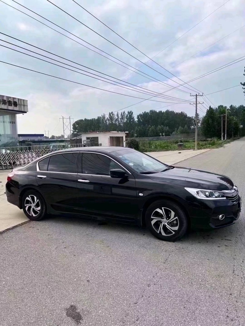 北京17年本田雅阁8