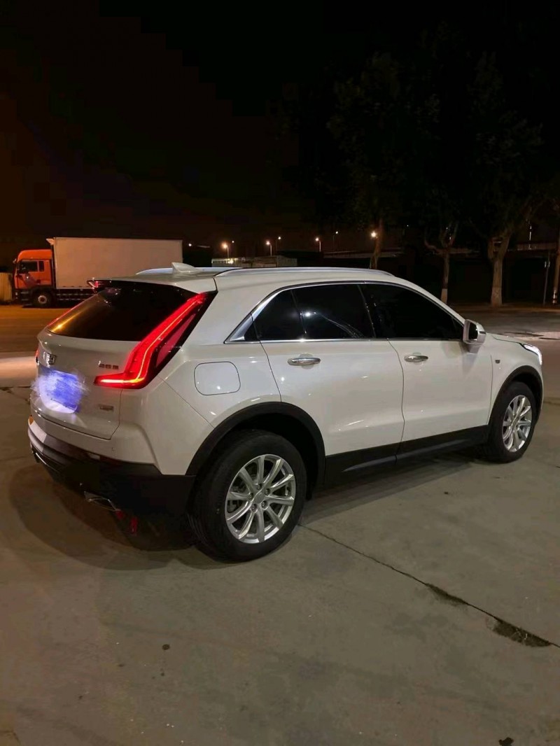 济宁22年凯迪拉克XT43