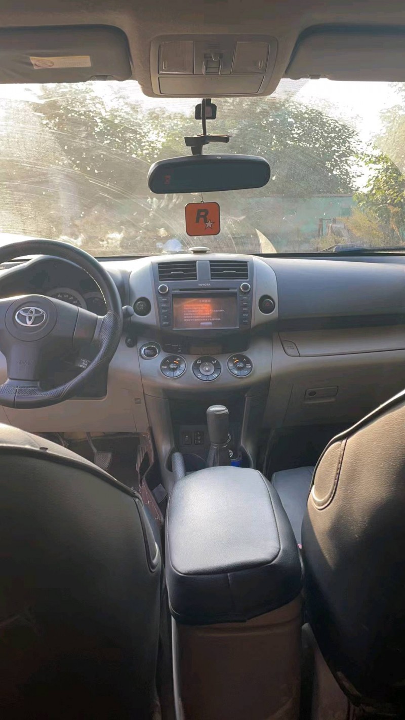 枣庄11年丰田RAV44