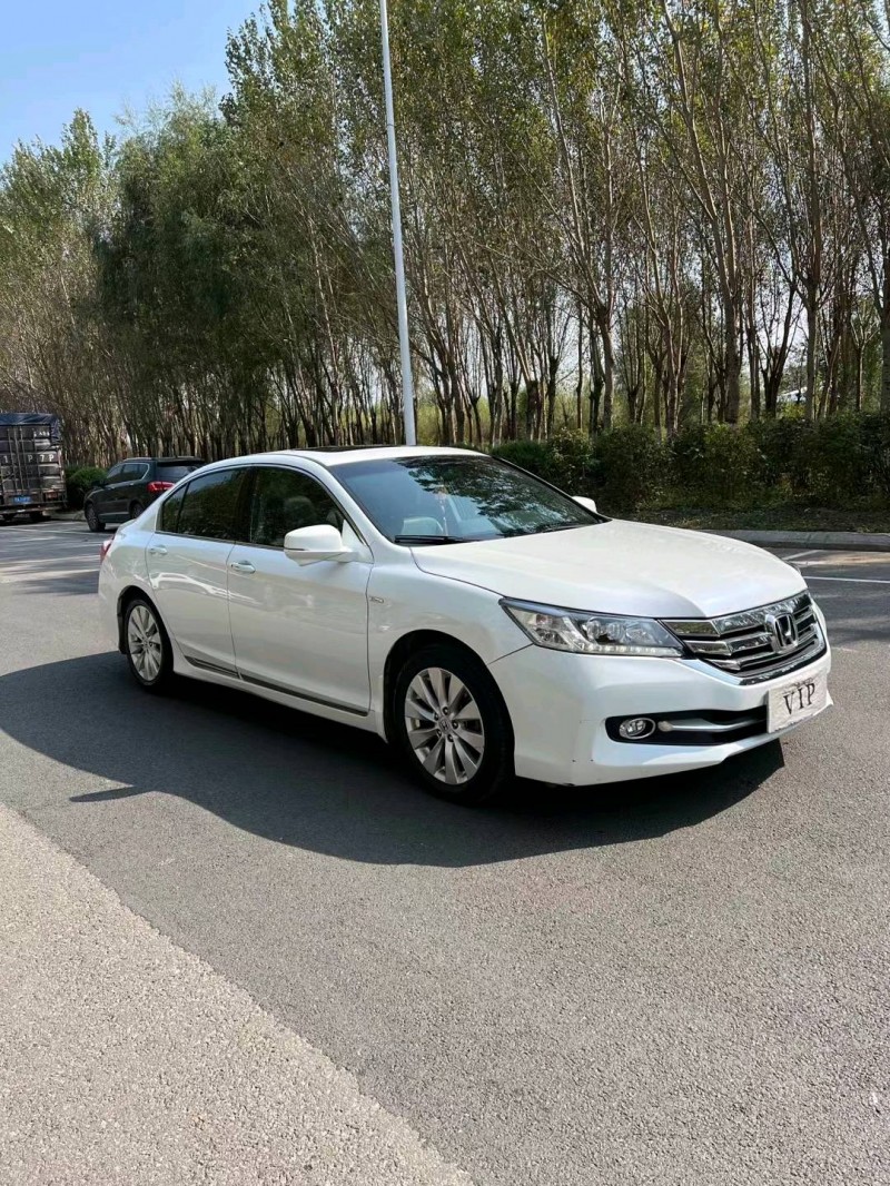 沈阳14年本田雅阁3