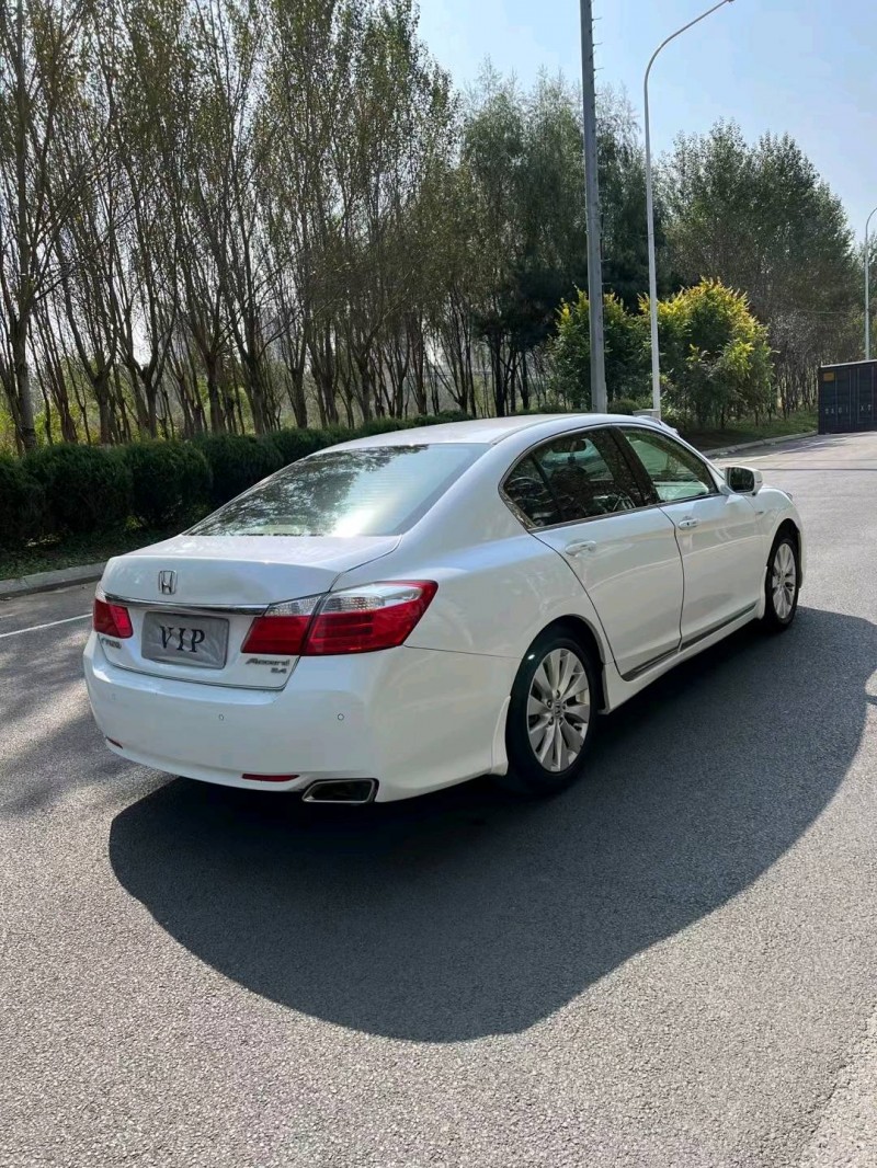 沈阳14年本田雅阁5