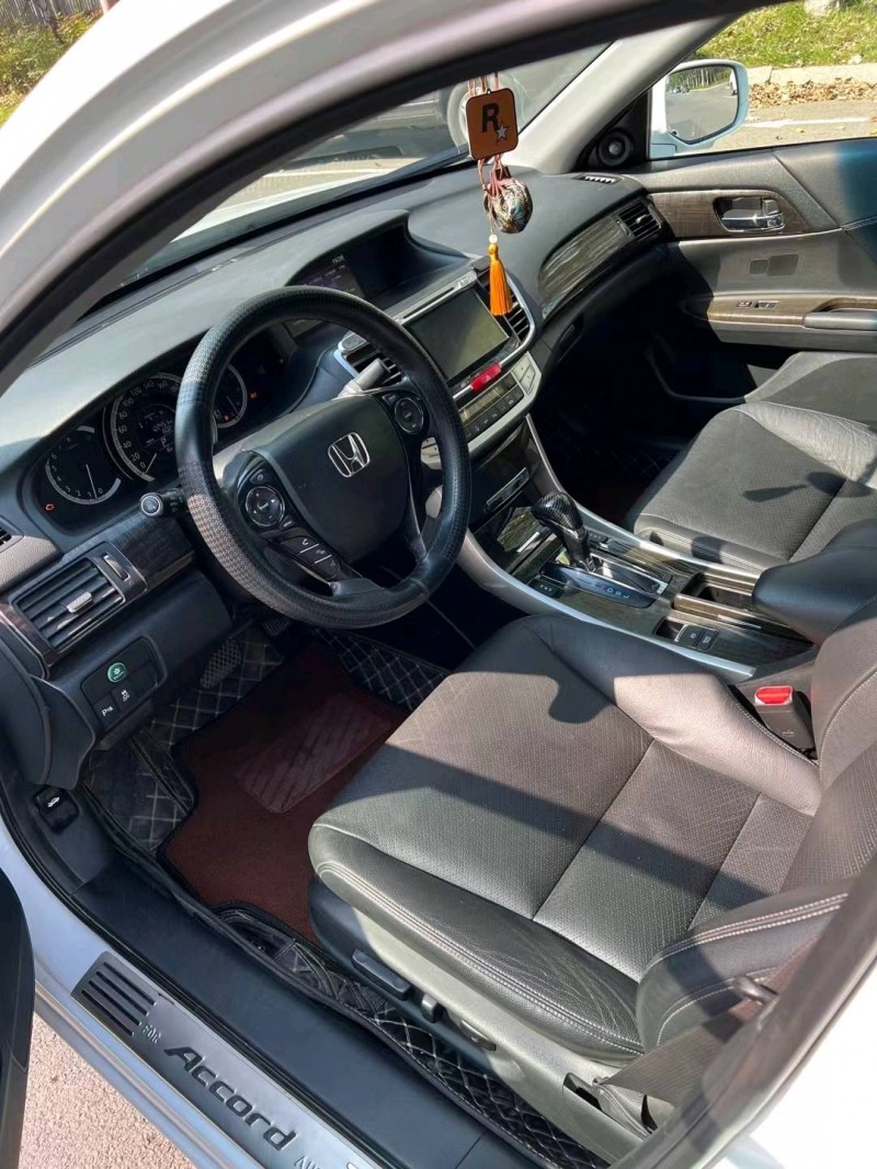 沈阳14年本田雅阁8