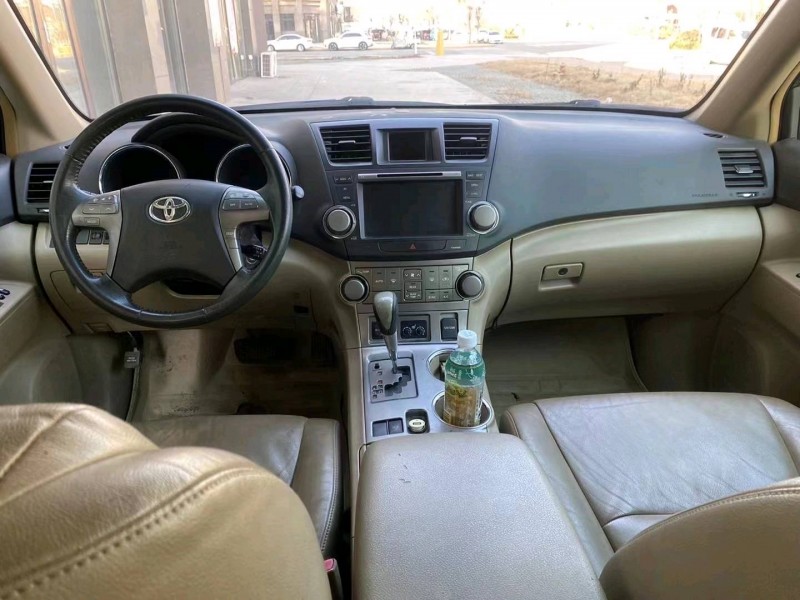 徐州12年丰田汉兰达4